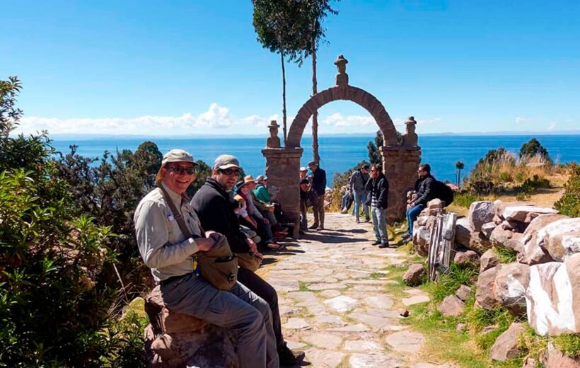 Tour al Lago Titicaca 2 Días y 1 Noche